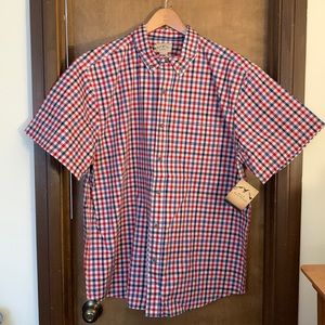 Blue Mountain Mens Red, White, and Blue Plaid Short Sleeved Shirt. VGC.